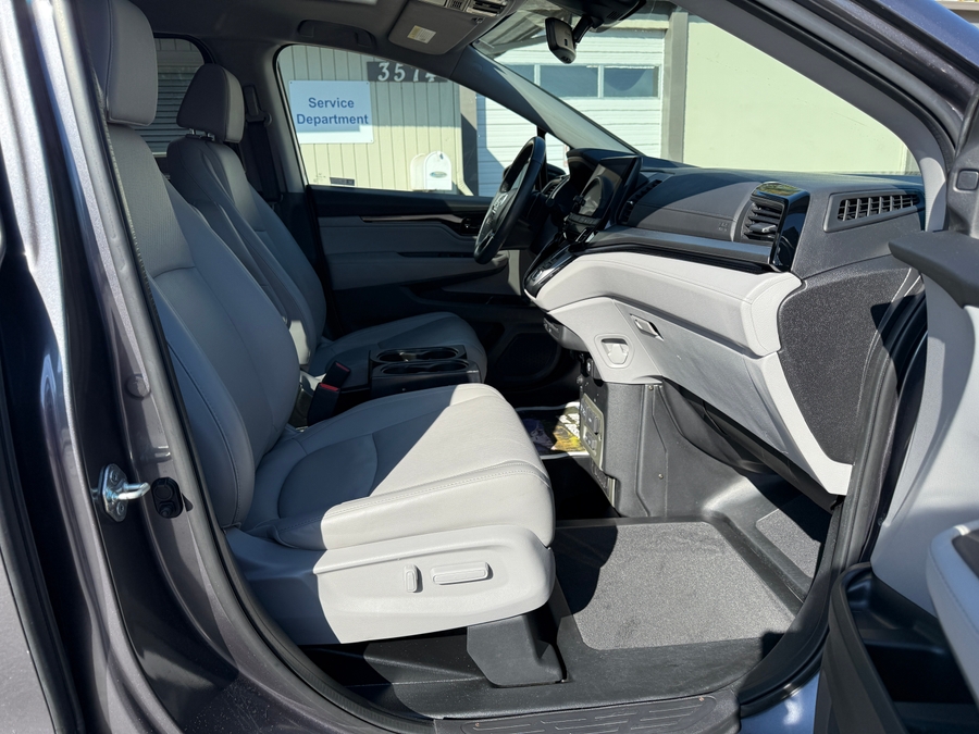Used 2019 Honda Odyssey Elite - BraunAbility Side Entry Entry In Floor Automatic Ramp