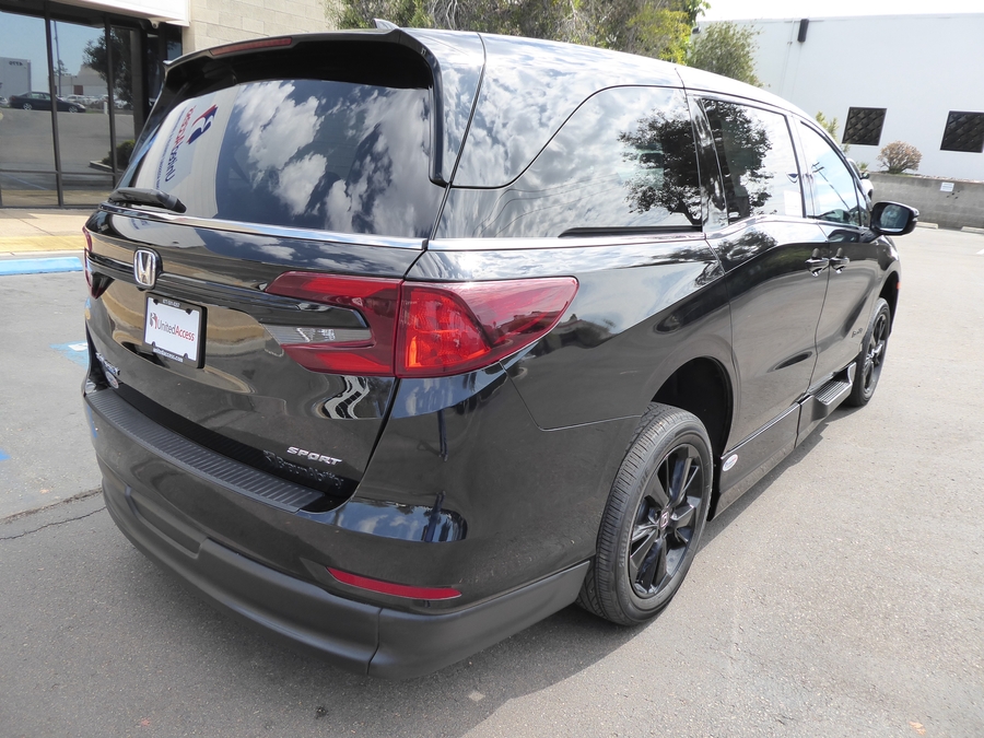 Used 2024 Honda Odyssey Sport - BraunAbility Side Entry In Floor Automatic Ramp
