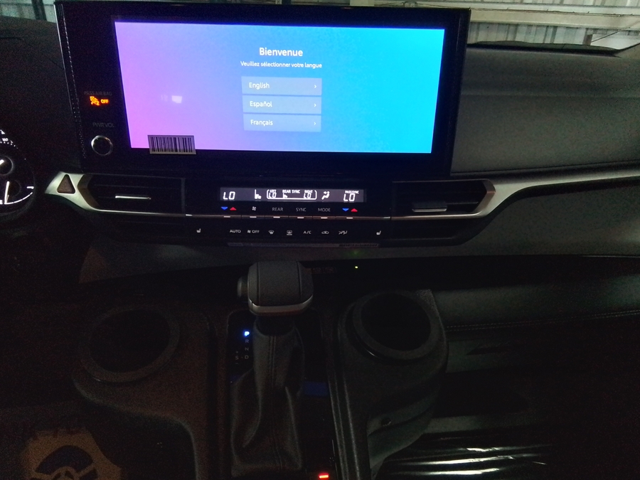 Black Toyota Sienna image number 26