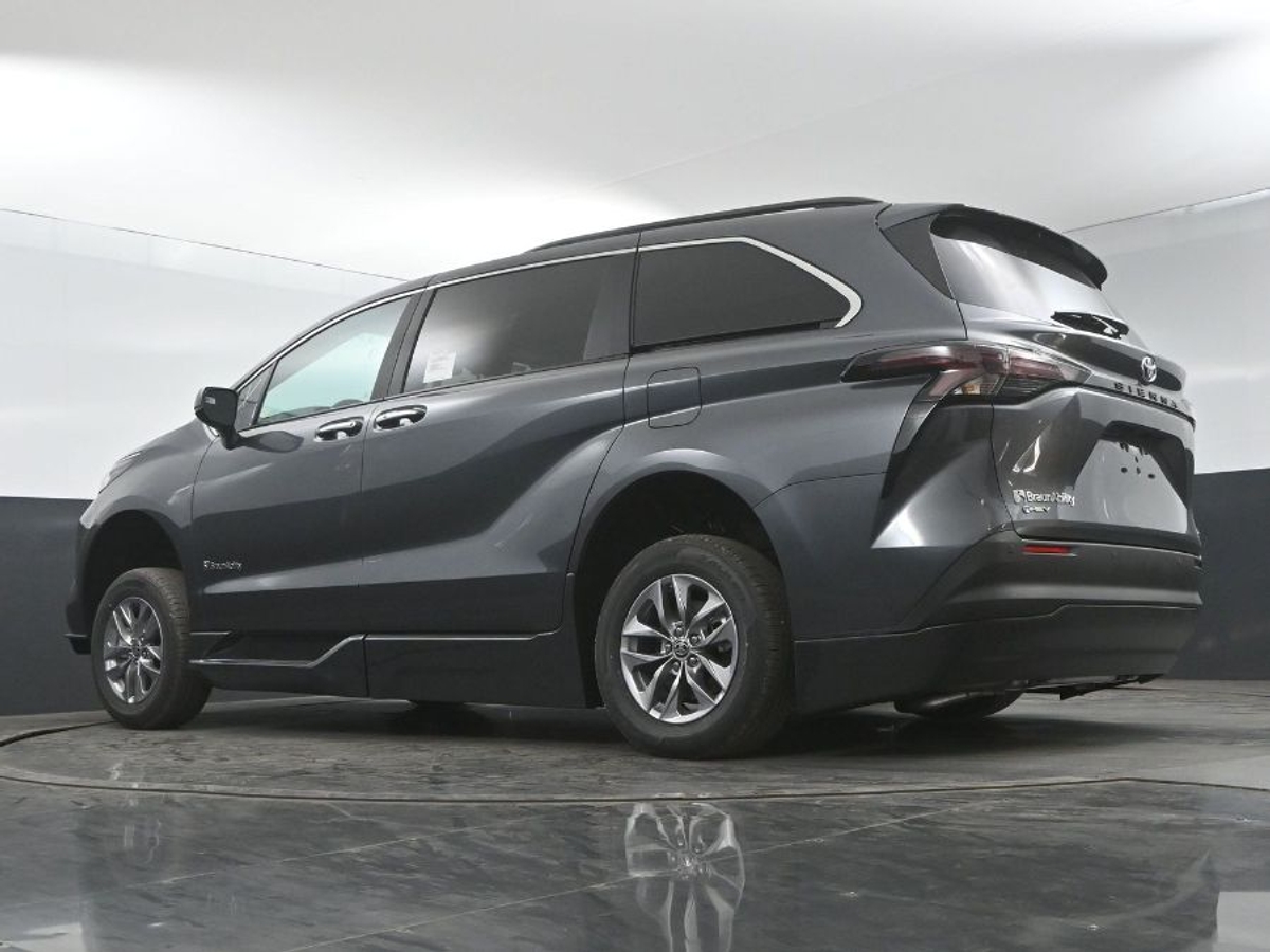 2025 TOYOTA SIENNA - Image 20