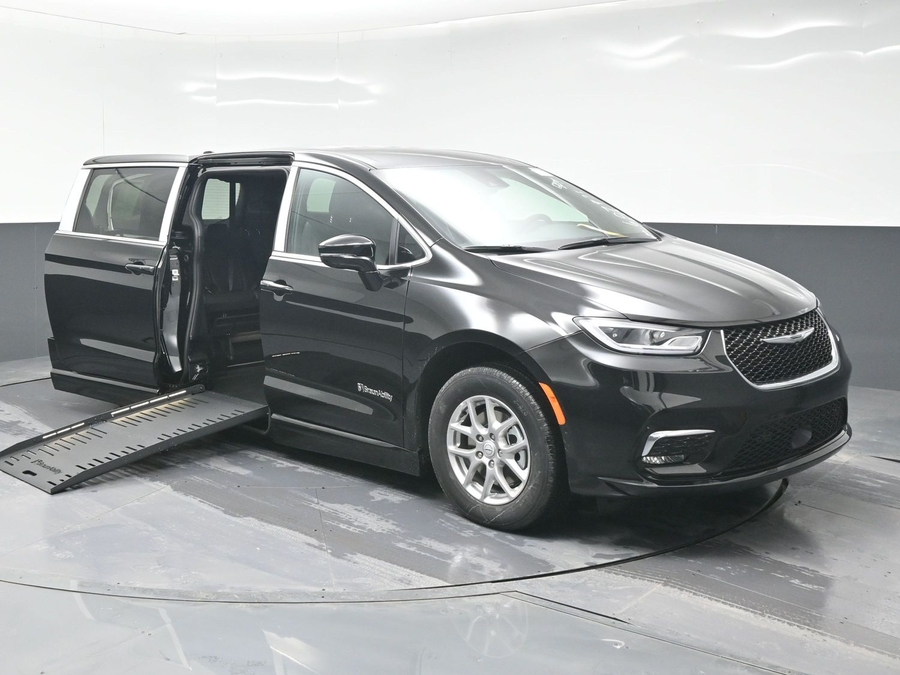 Black Chrysler Pacifica with Side Entry Automatic Fold Out ramp