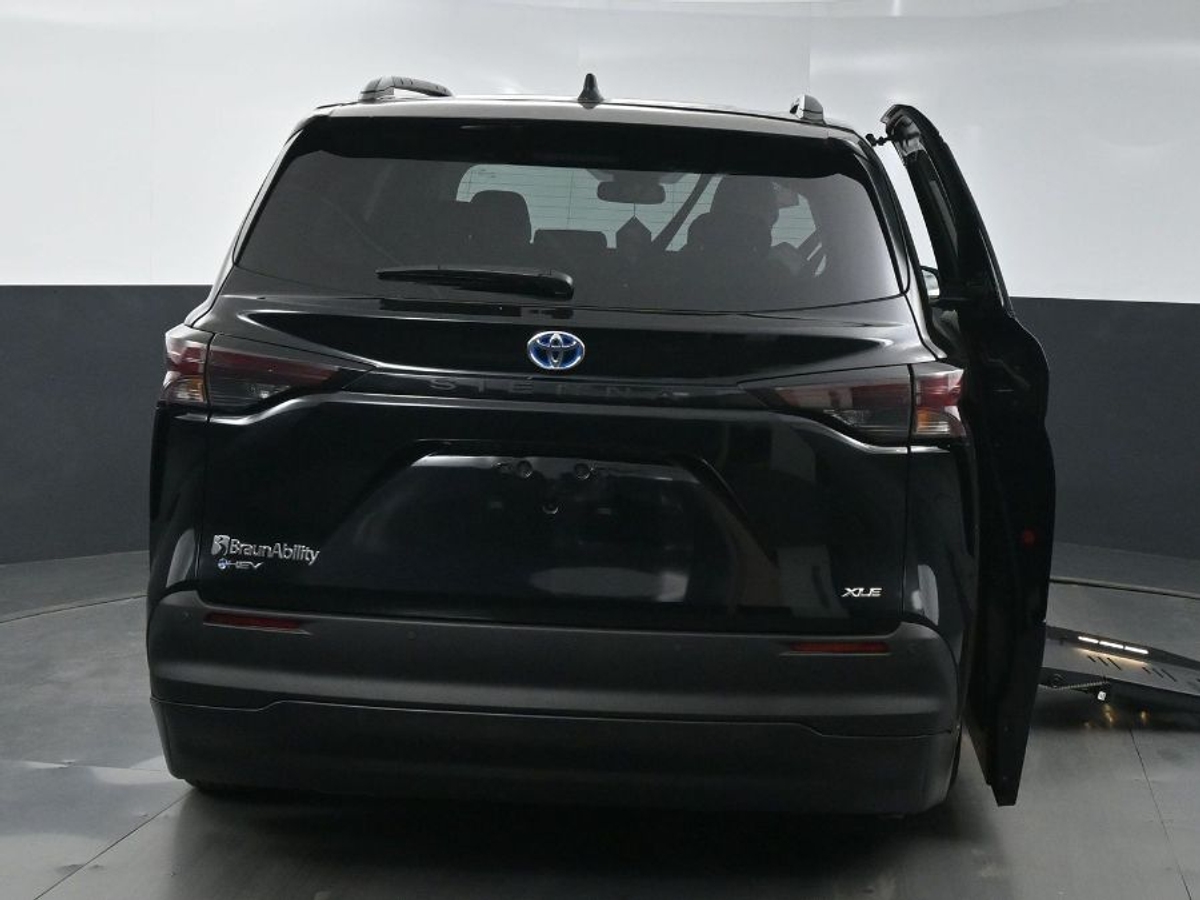 2025 TOYOTA SIENNA - Image 4