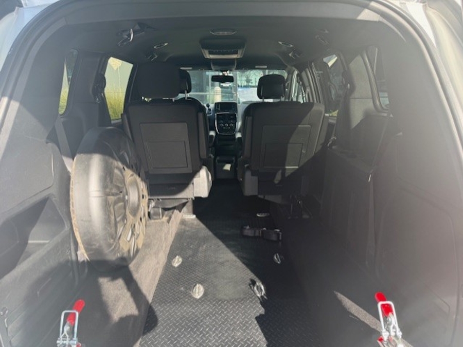 Used 2016 Dodge Grand Caravan SE Plus - International Mobility Rear Entry Entry Fold Out Manual Ramp