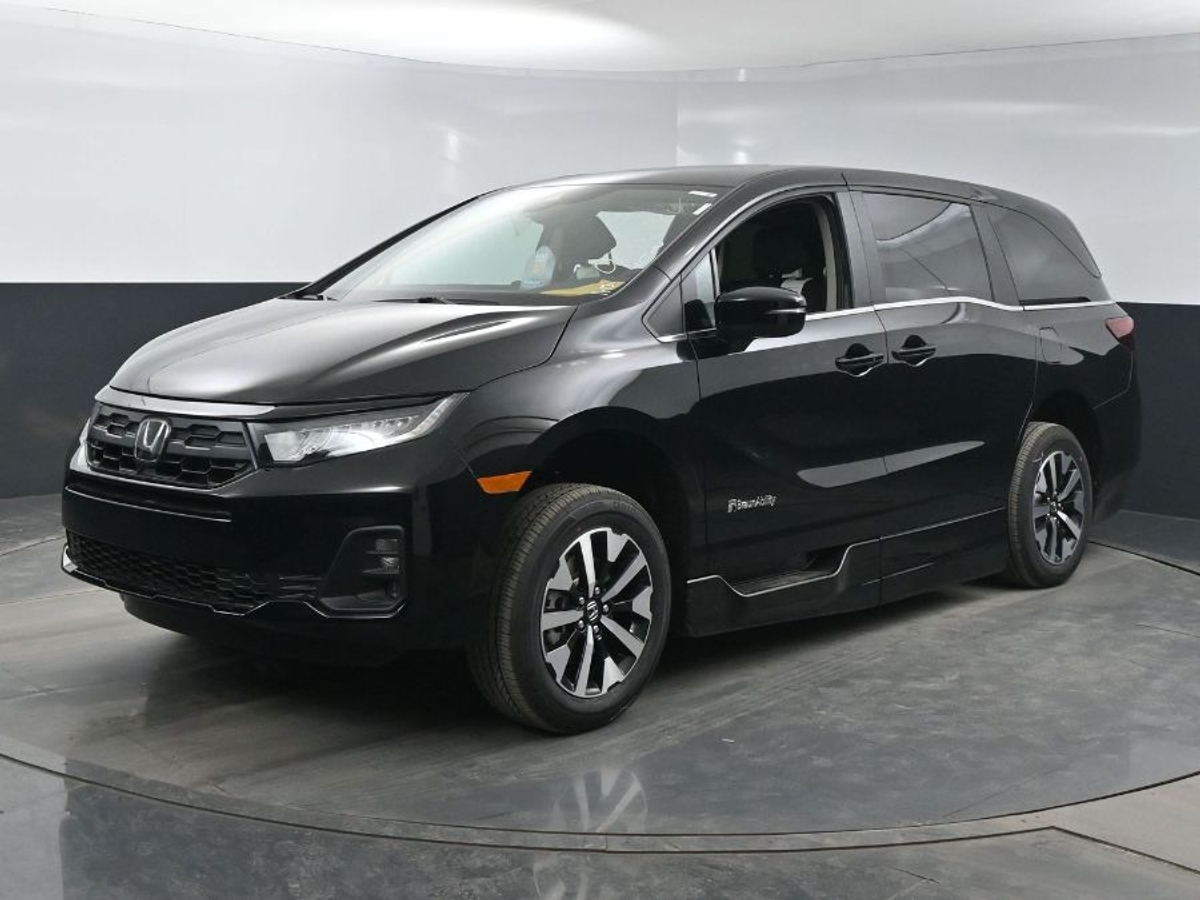 Black Honda Odyssey image number 3