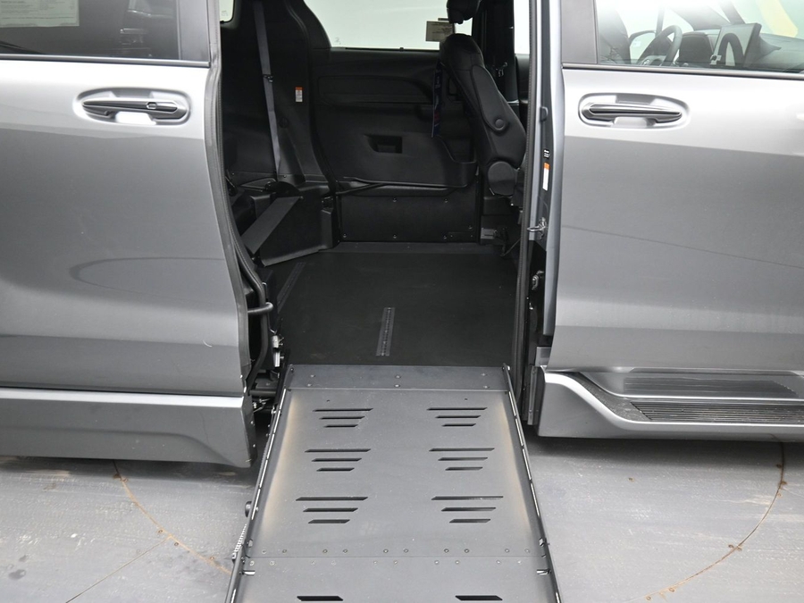 New 2026 Toyota Sienna Hybrid XSE Sport - BraunAbility Side Entry Entry Fold Out Automatic Ramp