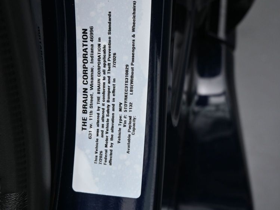 2026 Toyota Sienna XLE - Photo 12