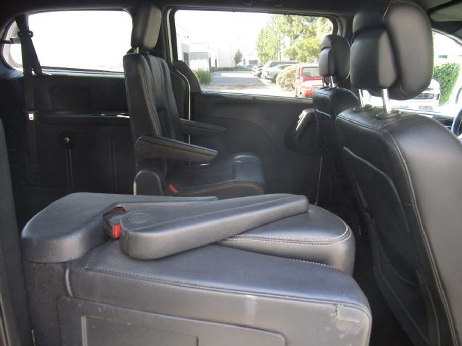 Used 2019 Dodge Grand Caravan GT - International Mobility Rear Entry Entry Fold Out Manual Ramp