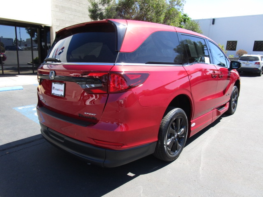 New 2026 Honda Odyssey Sport - BraunAbility Side Entry In Floor Automatic Ramp