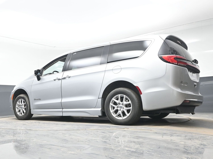 Used 2024 Chrysler Pacifica Touring L - BraunAbility Side Entry Entry Fold Out Automatic Ramp
