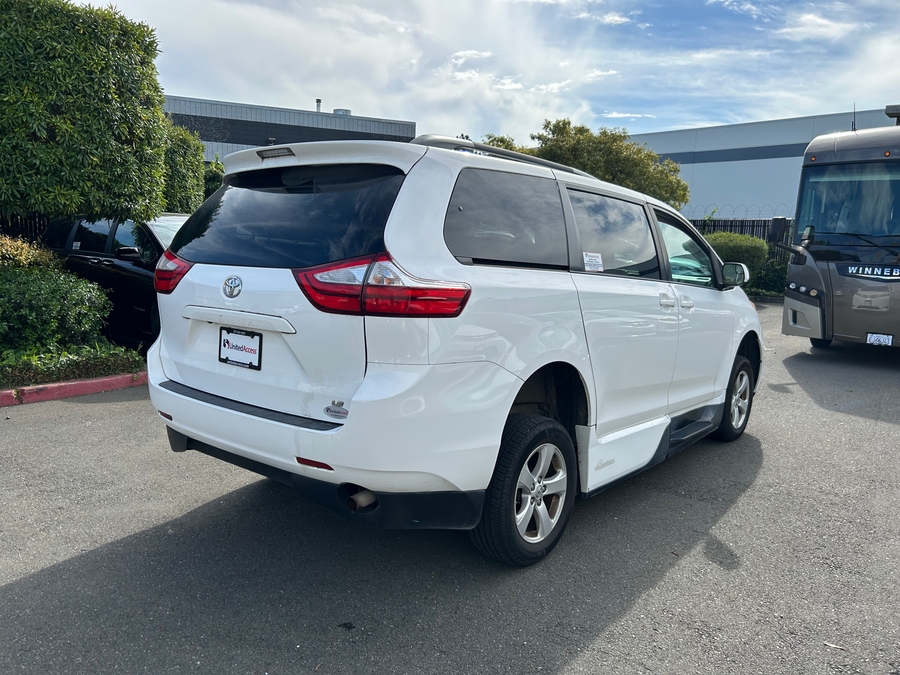 Used 2015 Toyota Sienna LE - VMI Side Entry Entry In Floor Manual Ramp