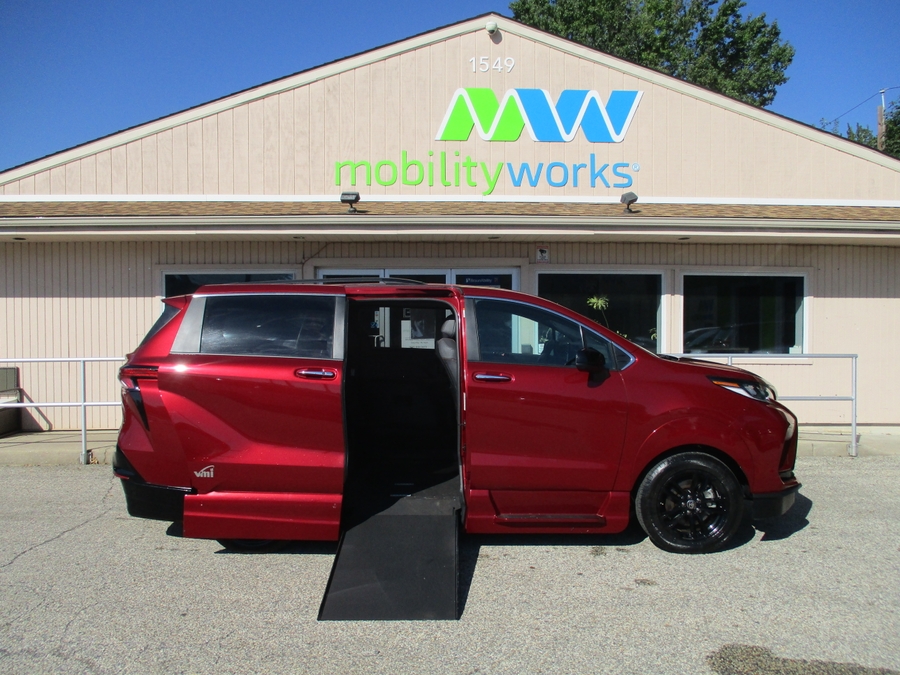 Red Toyota Sienna image number 11