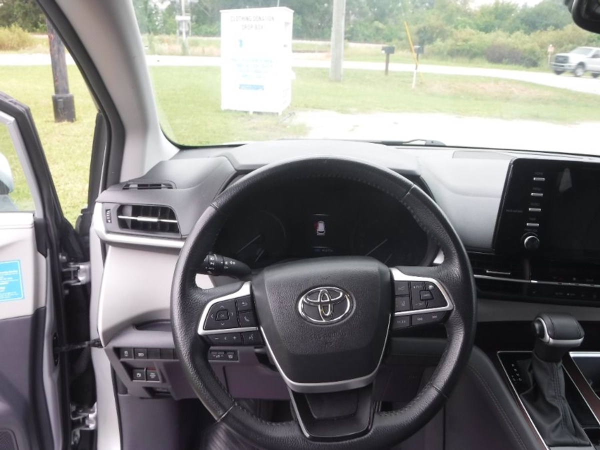 2024 TOYOTA SIENNA - Image 11