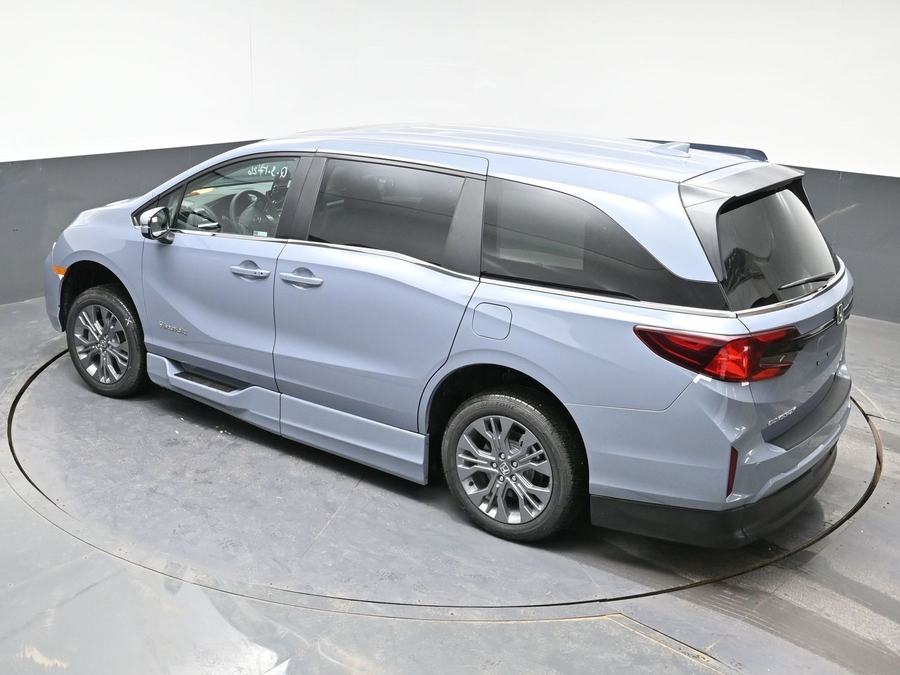 New 2026 Honda Odyssey Touring - BraunAbility Side Entry In Floor Automatic Ramp