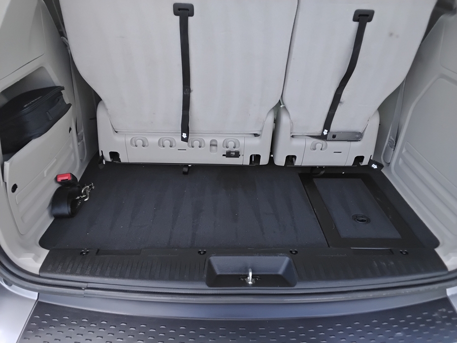 Silver Chrysler Town and Country image number 3