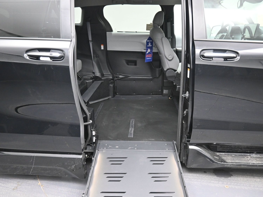 Black Toyota Sienna image number 12