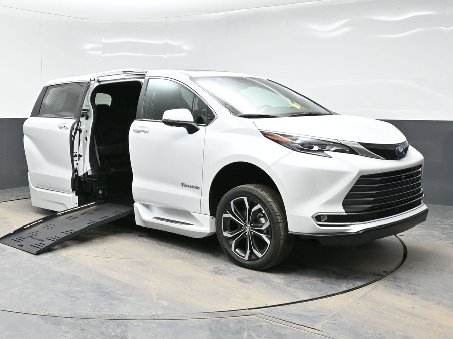 White Toyota Sienna with Side Entry Automatic Fold Out ramp