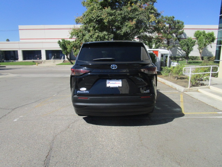 Used 2024 Toyota Sienna Hybrid LE Base - BraunAbility Side Entry Fold Out Automatic Ramp