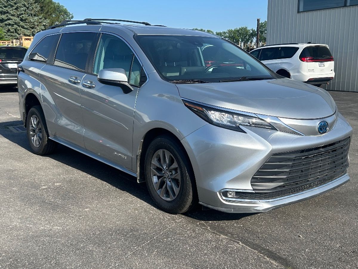 2023 TOYOTA SIENNA - Image 8