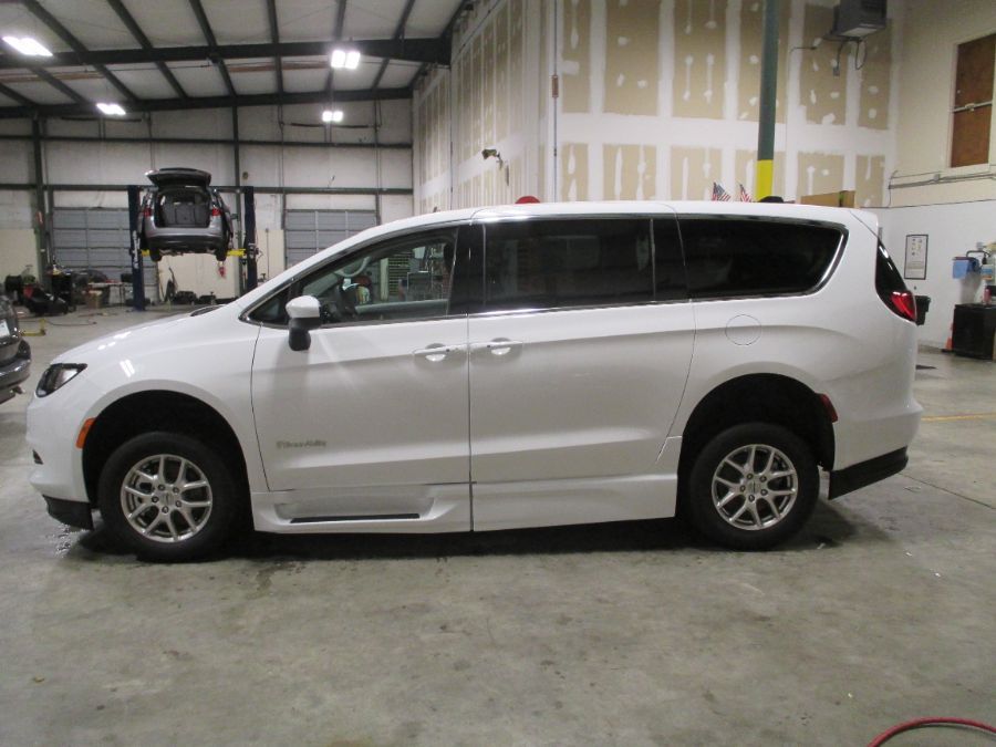2022 CHRYSLER VOYAGER - Image 5