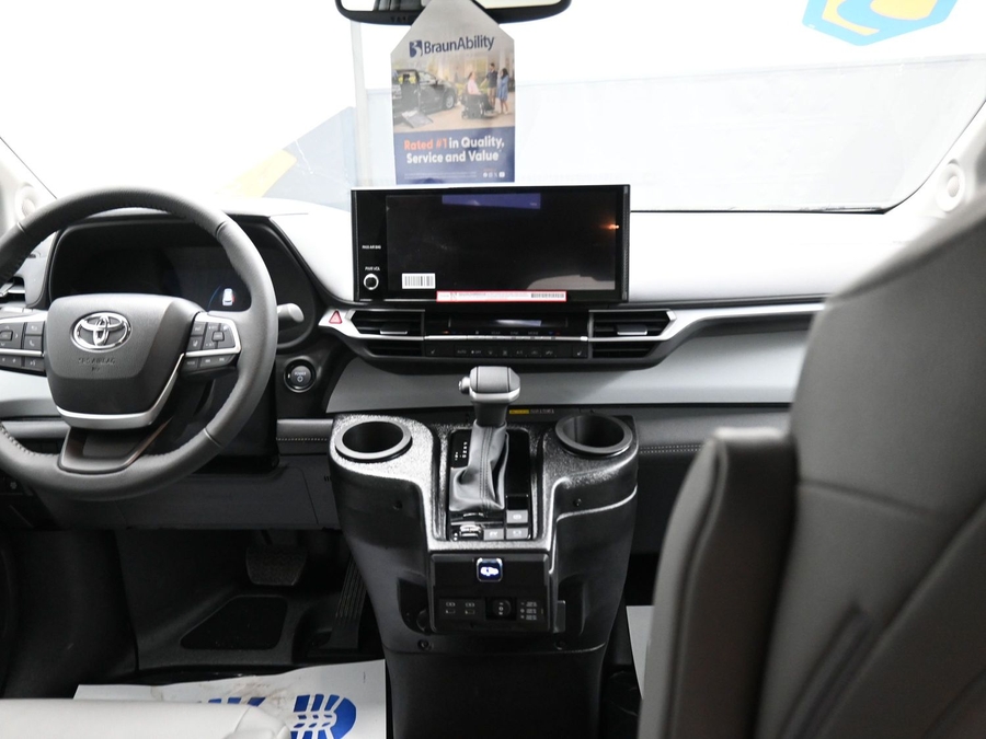 New 2025 Toyota Sienna Hybrid XLE Plus - BraunAbility Side Entry Entry Fold Out Automatic Ramp