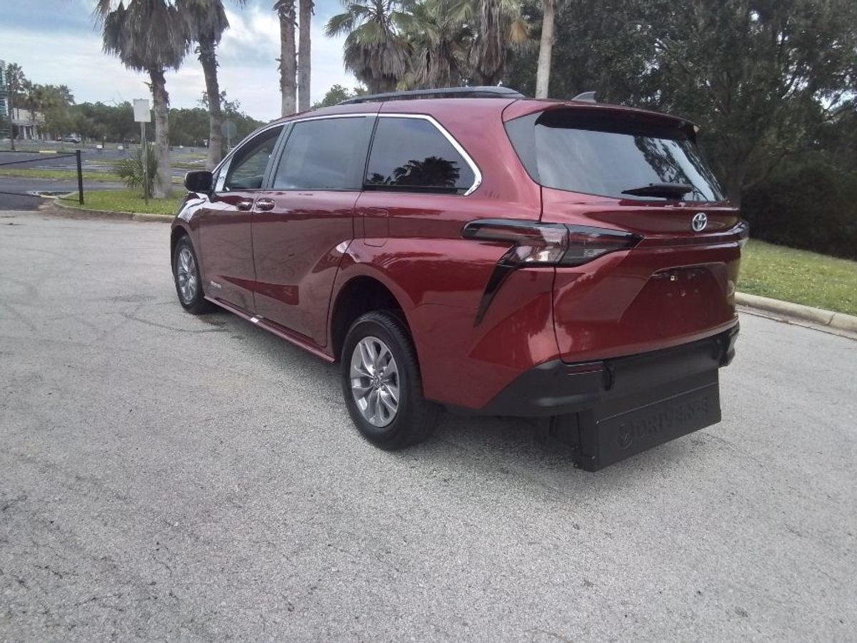 2023 TOYOTA SIENNA - Image 14