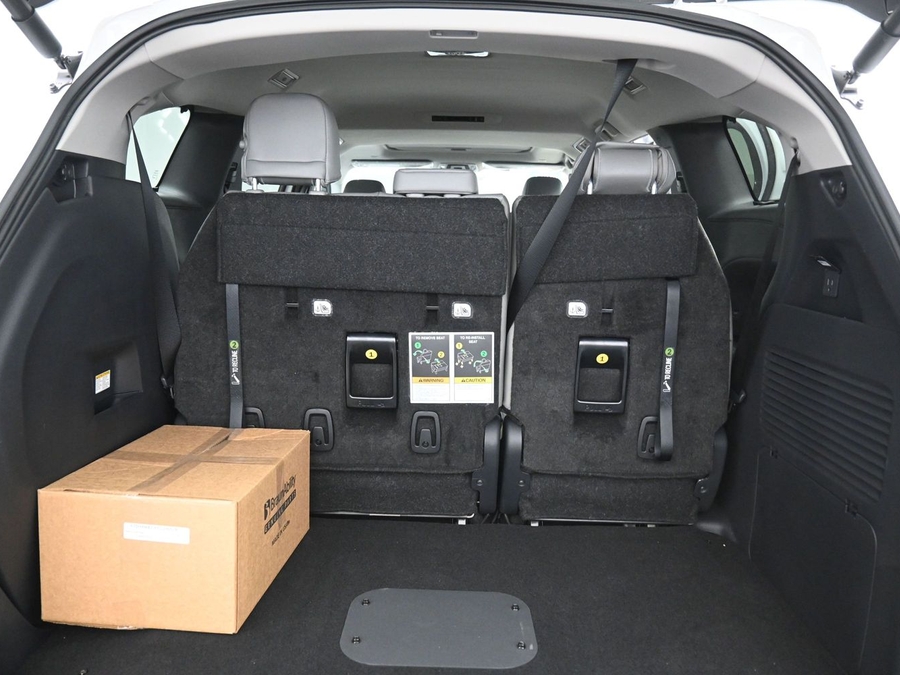 New 2026 Toyota Sienna Hybrid XLE Add - BraunAbility Side Entry Entry In Floor Automatic Ramp