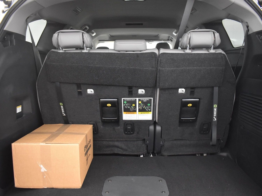 New 2025 Toyota Sienna Hybrid XLE Base - BraunAbility Side Entry Entry Fold Out Automatic Ramp