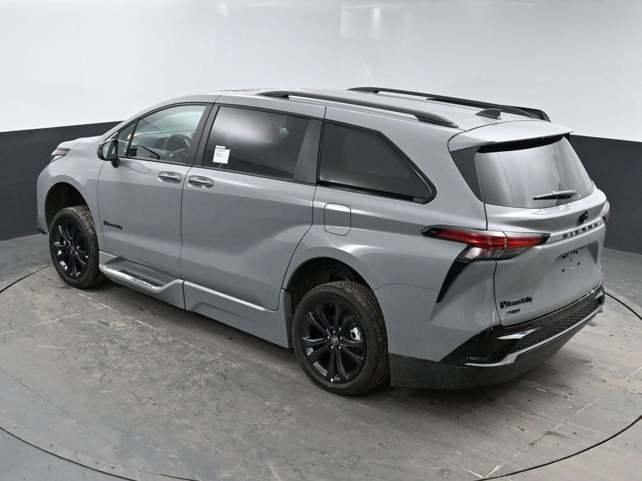 New 2025 Toyota Sienna Hybrid XSE Sport - BraunAbility Side Entry Entry In Floor Automatic Ramp