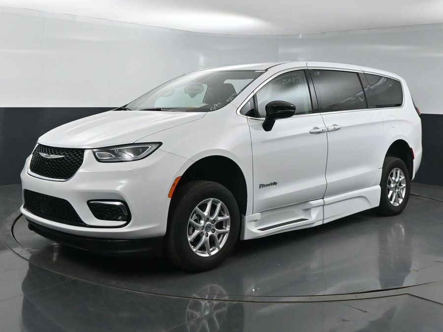 Used 2024 Chrysler Pacifica Touring L - BraunAbility Side Entry Entry Fold Out Automatic Ramp