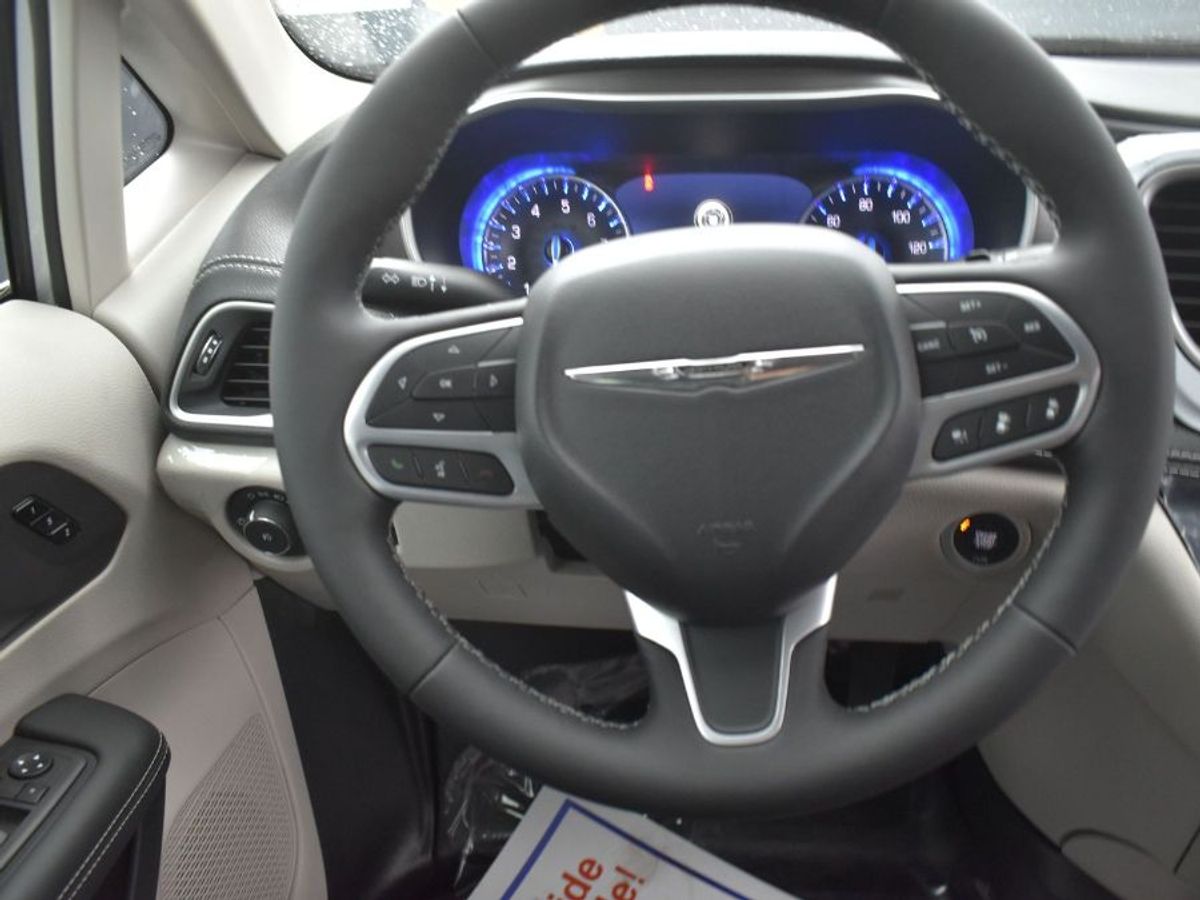 2024 CHRYSLER PACIFICA - Image 6