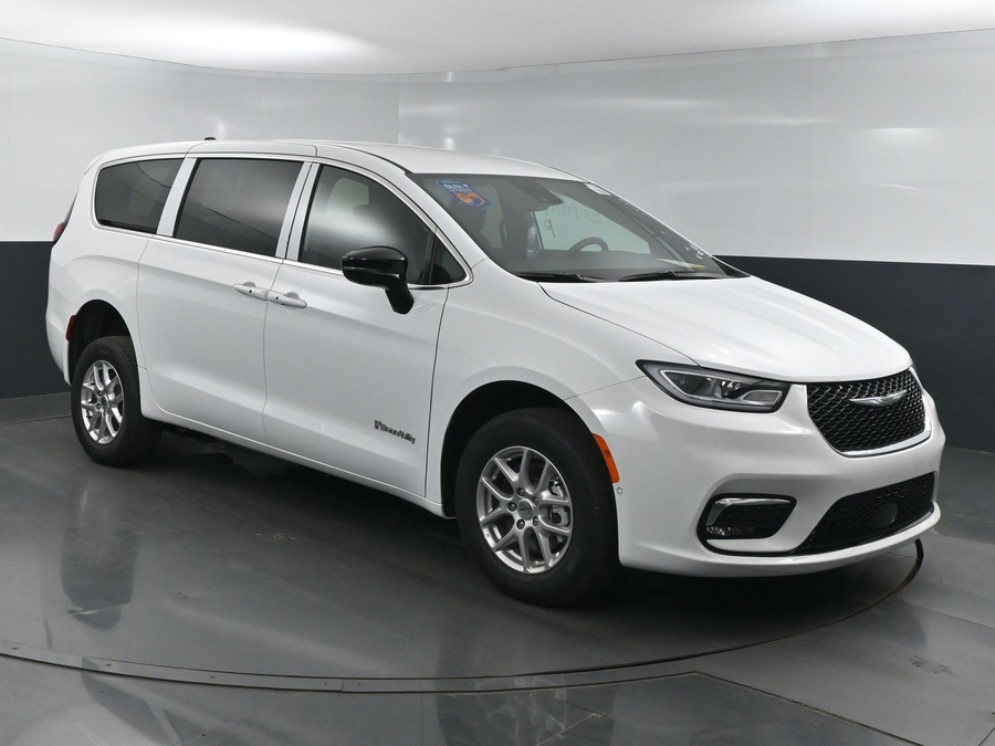 New 2025 Chrysler Pacifica Select Safety - BraunAbility Rear Entry Entry Fold Out Manual Ramp