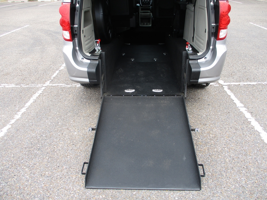 Used 2017 Dodge Grand Caravan SE - International Mobility Rear Entry Fold Out Manual Ramp