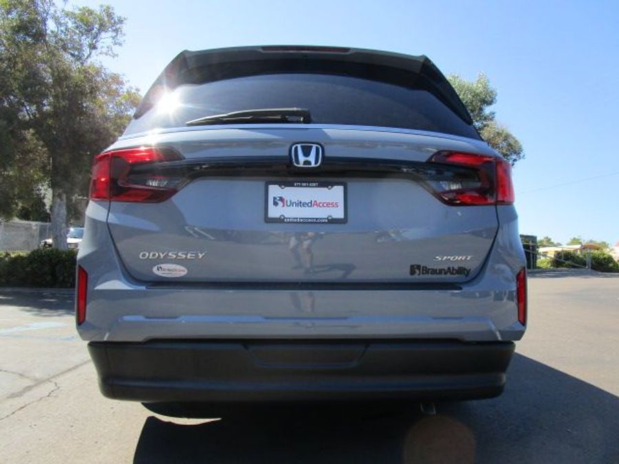 New 2025 Honda Odyssey Sport - BraunAbility Side Entry Entry In Floor Automatic Ramp