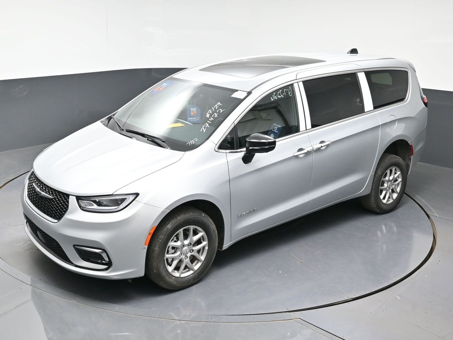2026 Chrysler Pacifica Select - Photo 20