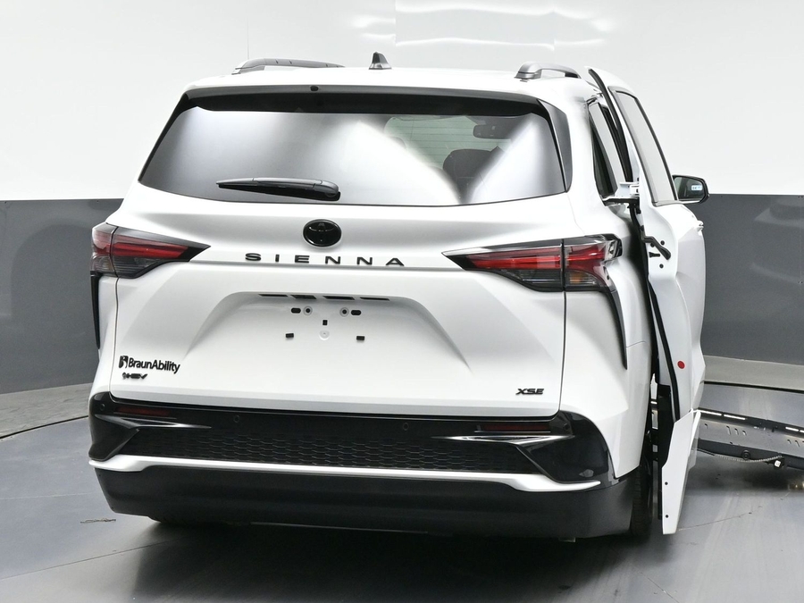 New 2026 Toyota Sienna Hybrid XSE Sport - BraunAbility Side Entry Entry Fold Out Automatic Ramp
