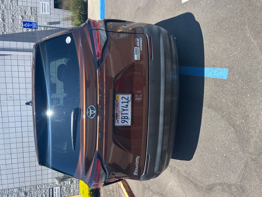 Used 2022 Toyota Sienna Hybrid XLE Base - BraunAbility Side Entry Entry Fold Out Automatic Ramp