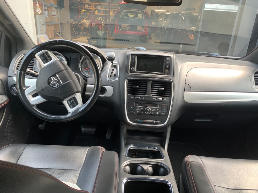 Used 2019 Dodge Grand Caravan GT - International Mobility Rear Entry Entry Fold Out Manual Ramp