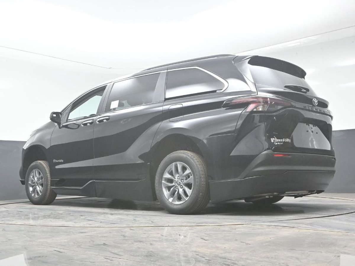 2025 TOYOTA SIENNA - Image 13