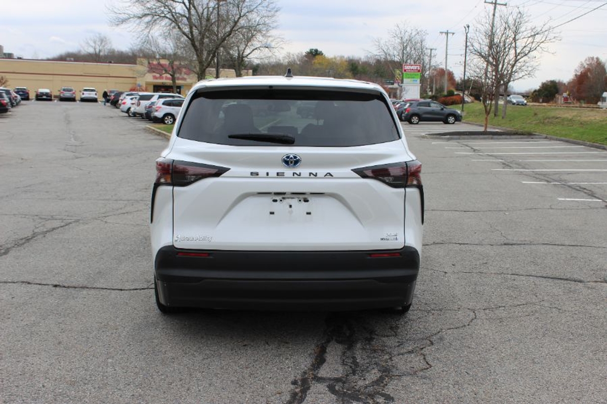 2023 TOYOTA SIENNA - Image 6