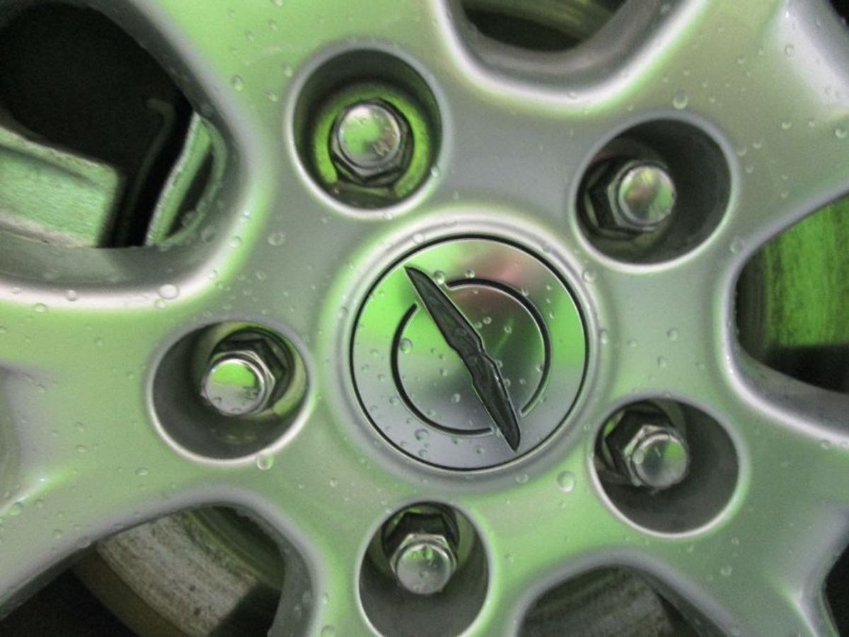 Blue Chrysler Pacifica image number 5