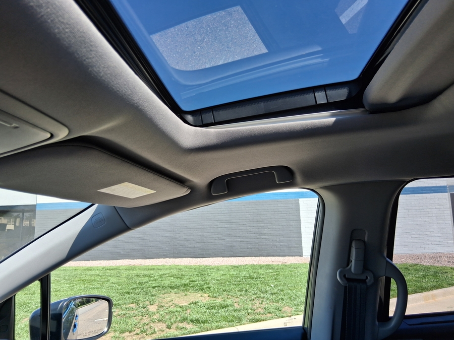 Grey Honda Odyssey image number 8