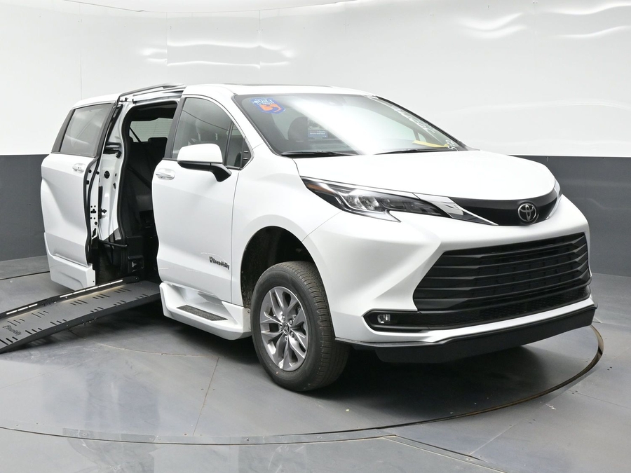 2026 Toyota Sienna's photo