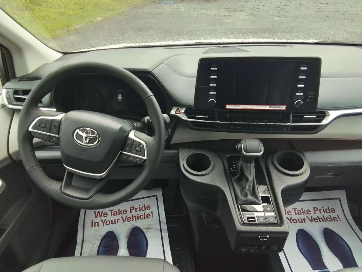 2024 TOYOTA SIENNA - Image 12