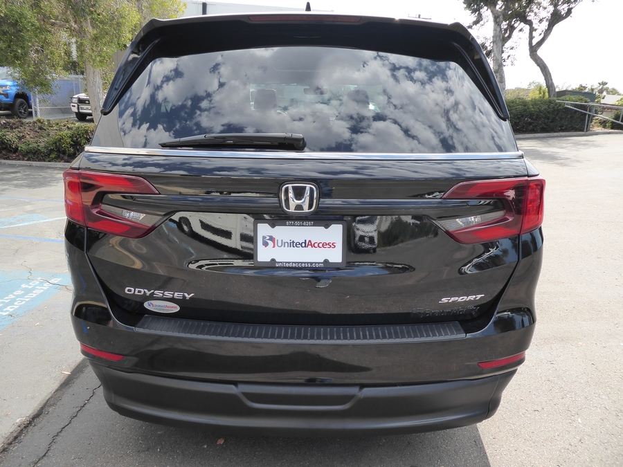Used 2024 Honda Odyssey Sport - BraunAbility Side Entry In Floor Automatic Ramp