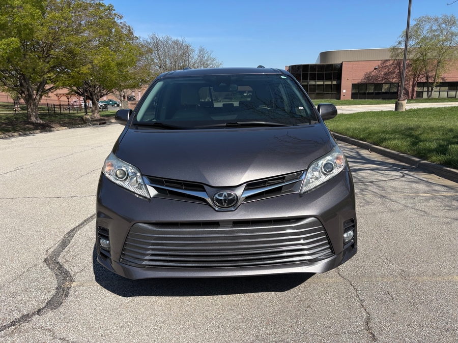 Used 2018 Toyota Sienna XLE - VMI Side Entry Entry In Floor Manual Ramp
