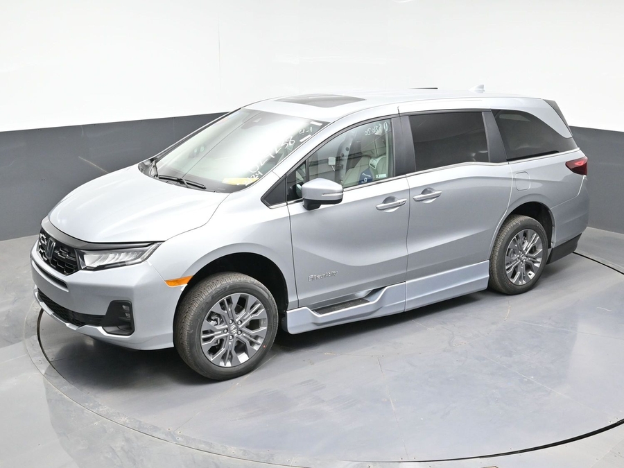 New 2026 Honda Odyssey Touring - BraunAbility Side Entry In Floor Automatic Ramp