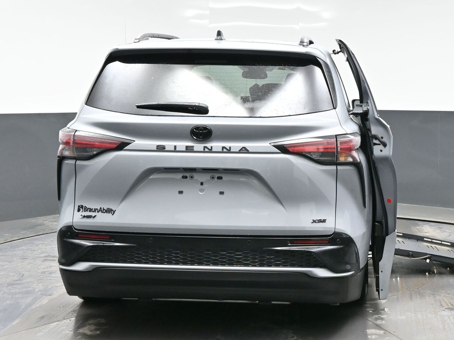 New 2026 Toyota Sienna Hybrid XSE Sport - BraunAbility Side Entry Entry Fold Out Automatic Ramp