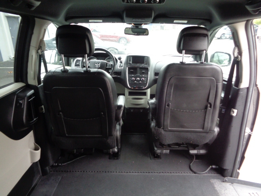 Used 2018 Dodge Grand Caravan SXT - BraunAbility Side Entry Entry Fold Out Manual Ramp