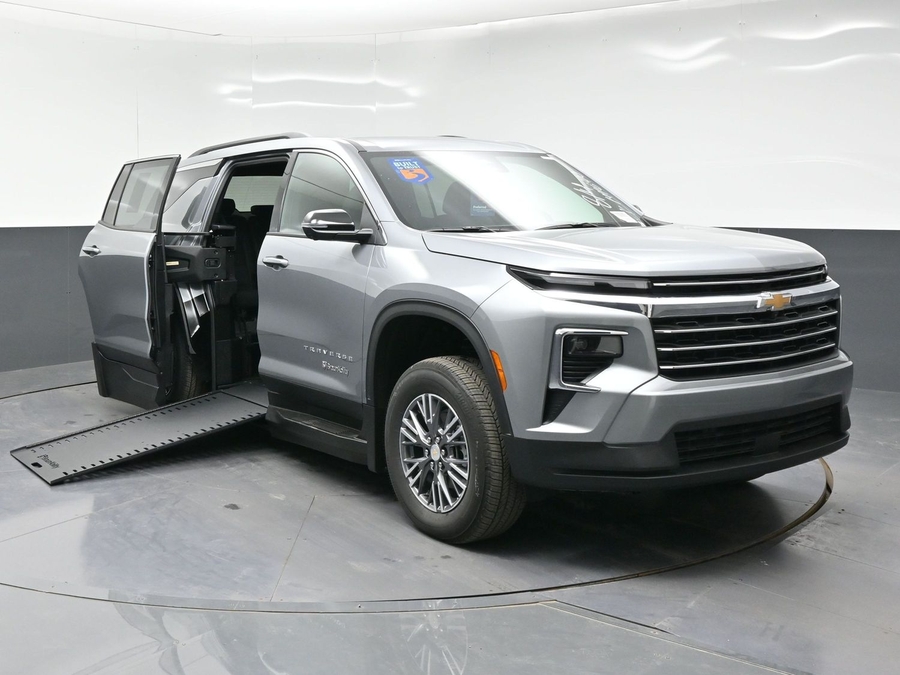 New 2026 Chevrolet Traverse 1LT - BraunAbility Side Entry In Floor Automatic Ramp