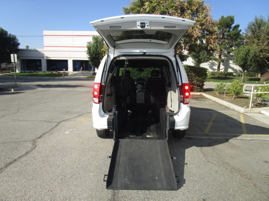 Used 2019 Dodge Grand Caravan SXT - OTH Rear Entry Entry Fold Out Manual Ramp